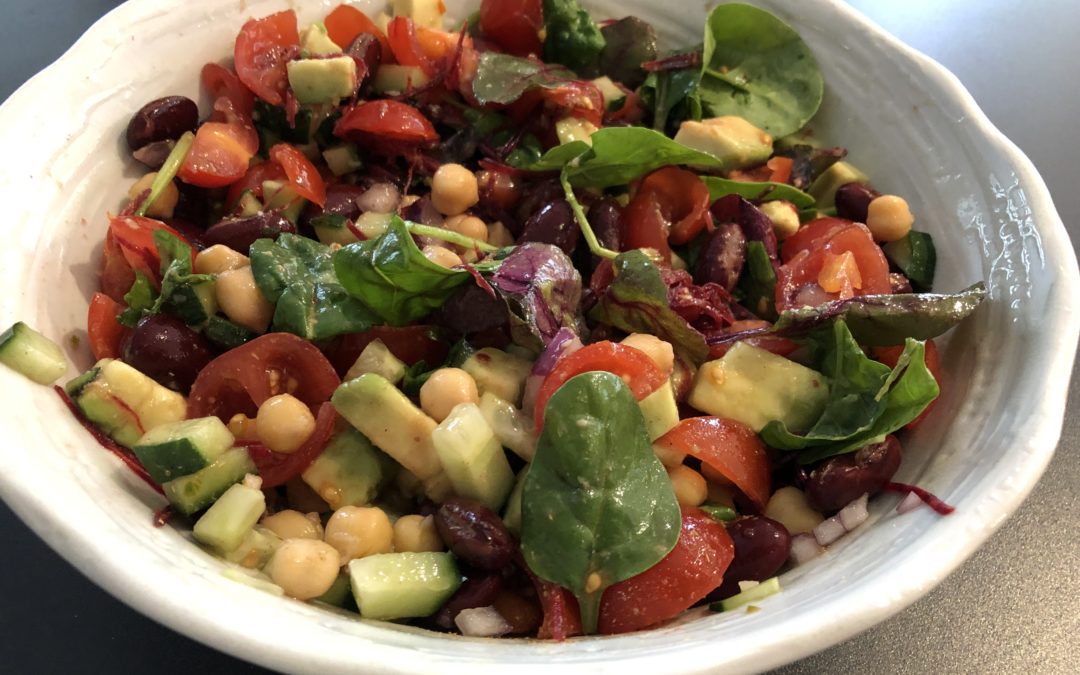 chickpea and kidney bean salad Sharing a quick, easy and colourful salad recipe for you to try at home made with ingredients that are easily available. This is a protein packed vegetarian lunch that can be made in less than 30 minutes.