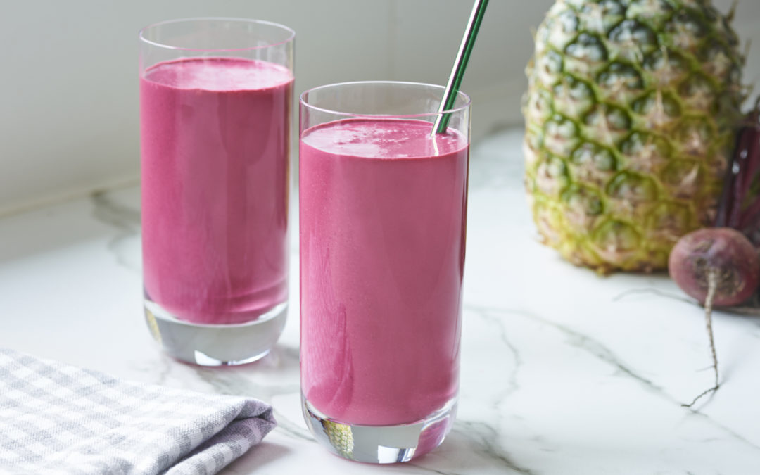 Beet and pineapple smoothie
