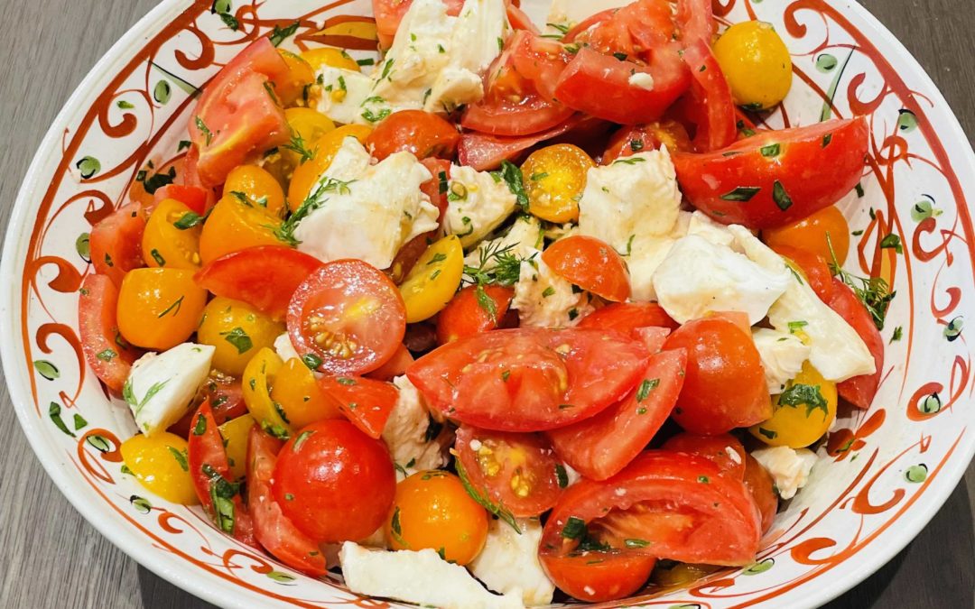 Tomato and mozzarella cheese salad