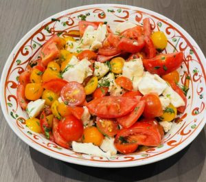 Tomato and mozzarella cheese salad